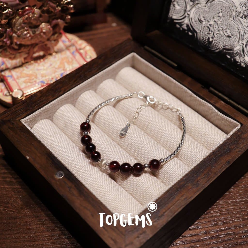 Vòng Tay Đá Garnet Ngọc Hồng Lựu Nữ Mix Bạc 925 TOPGEMS Lắc Tay Nữ Đá Năng Lượng Garnet Ngọc Hồng Lựu May Mắn Tình Duyên V612A - Ảnh bìa