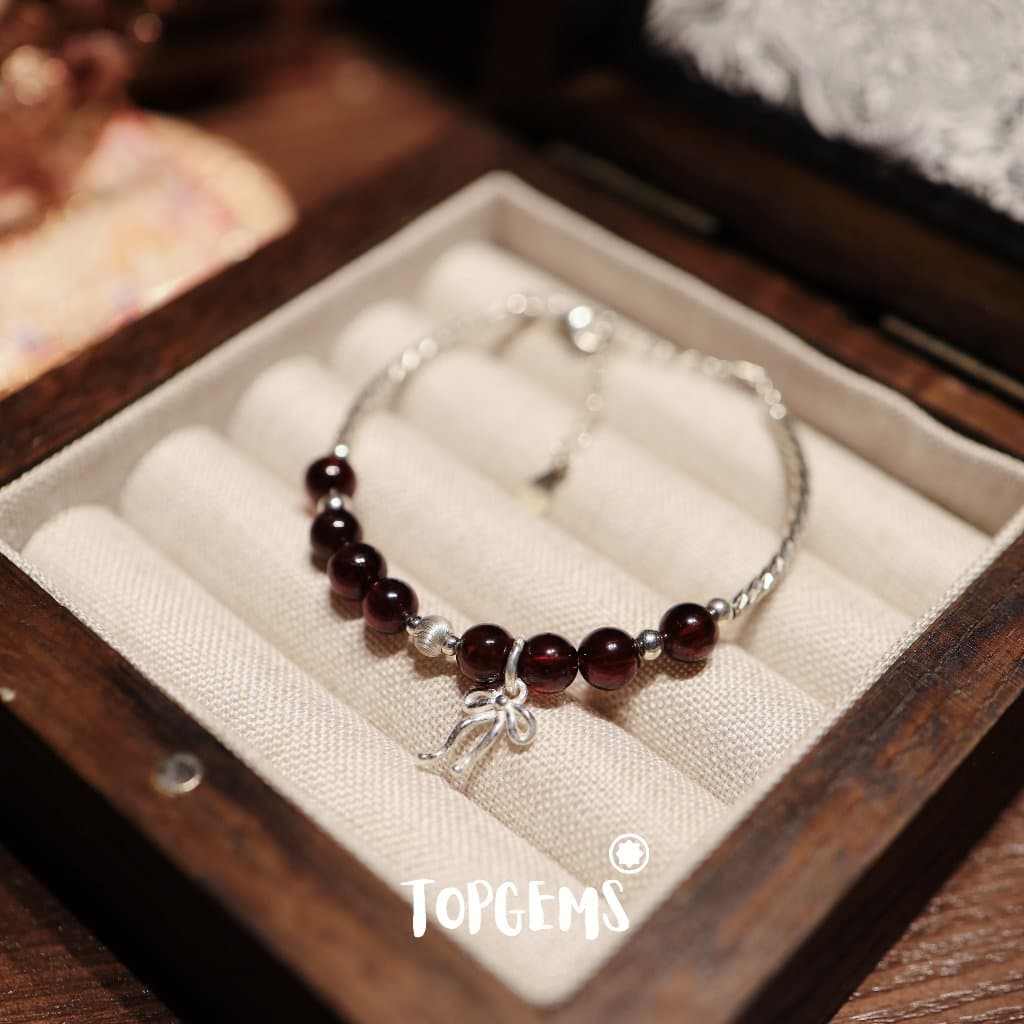 Vòng Tay Đá Garnet Ngọc Hồng Lựu Nữ Mix Bạc 925 TOPGEMS Lắc Tay Nữ Đá Năng Lượng Garnet Ngọc Hồng Lựu May Mắn Tình Duyên V612B - Ảnh bìa
